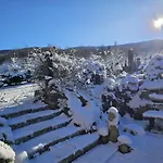 Sloneczna Osada W Gorach Na Wylacznosc