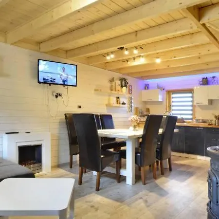 Sloneczna Osada W Gorach Na Wylacznosc